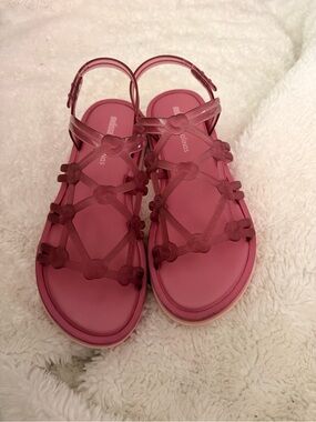 Melissa Flox III + Salinas sandals in a pink colorway